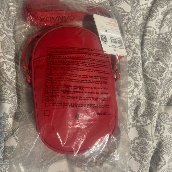 Lululemon Future Legacy Crossbody Belt Bag Team Canada (RED) - Picture 3 of 3
